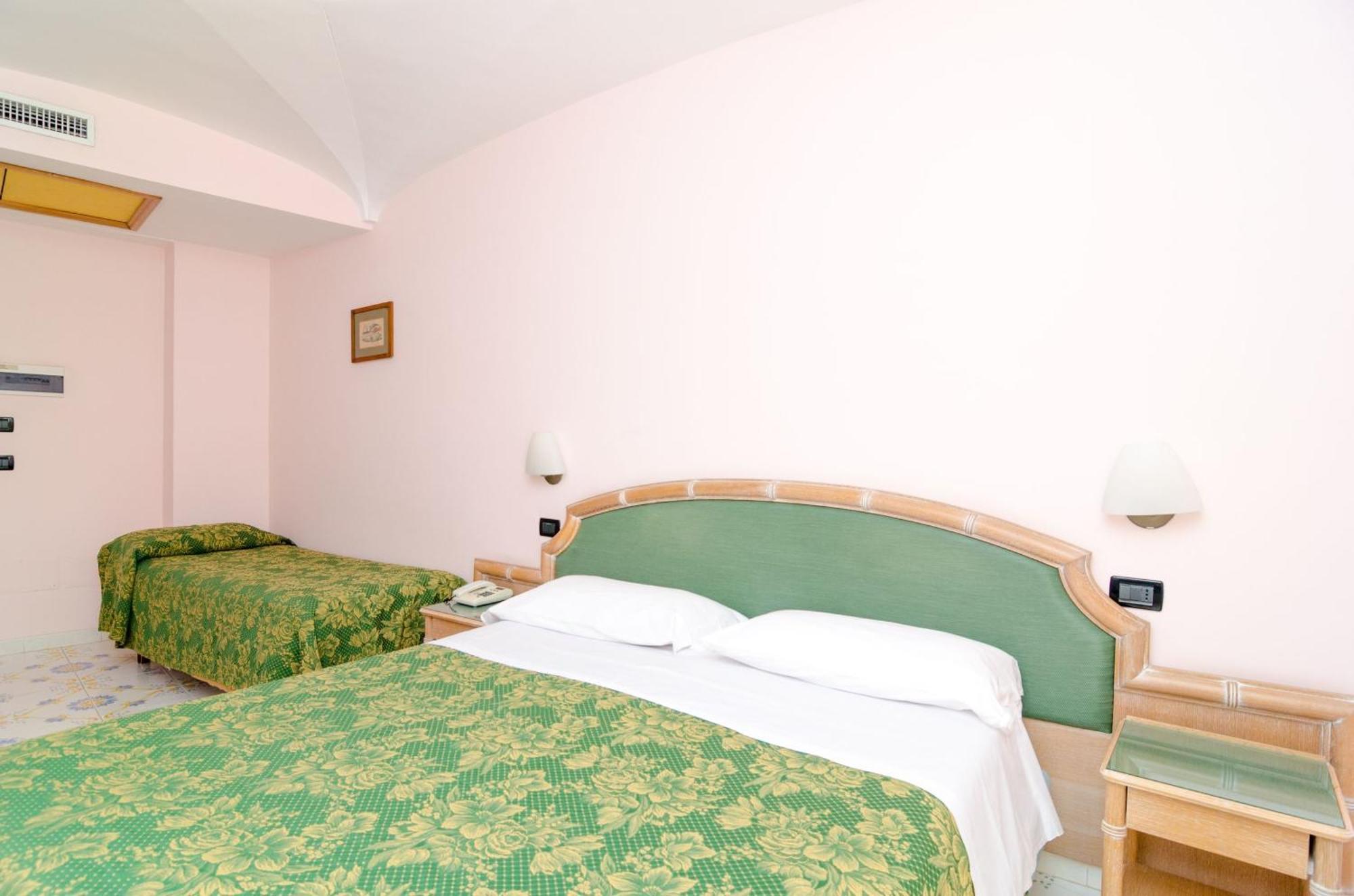 Hotel Terme Saint Raphael Barano dʼIschia Exteriör bild